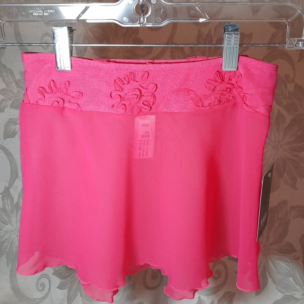 Bloch Swirl Flower Pull-on Skirt
